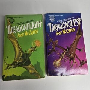 Dragonflight and Dragonquest : Anne McCaffrey Del Rey PB Dragonriders 1 & 2